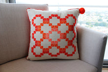 GRECO MARAIKA (Coral) Cojin bordado a mano / Hand-embroidered Pillow