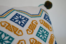 Hand-Embroidered Pillow FRESCHEZZA WITH BORDER (Breeze)