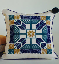 Hand-Embroidered Pillow MARIA DEL ALMA (coqueta)