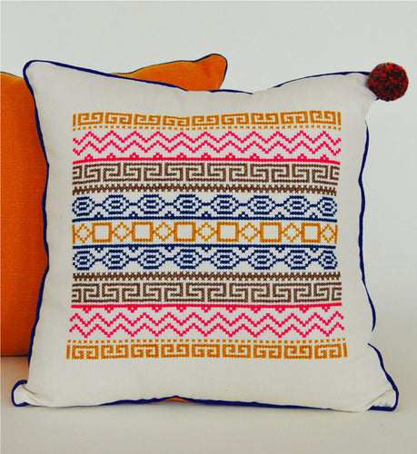 FELICE (ORIGIN)  Cojin bordado a mano / Hand-embroidered Pillow