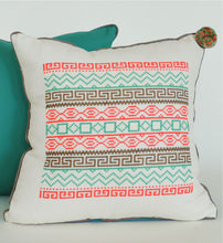 FELICE (mint kiss) Cojin Bordado a Mano / Hand-embroidered Pillow