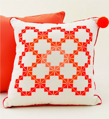 GRECO MARAIKA (Coral) Cojin bordado a mano / Hand-embroidered Pillow